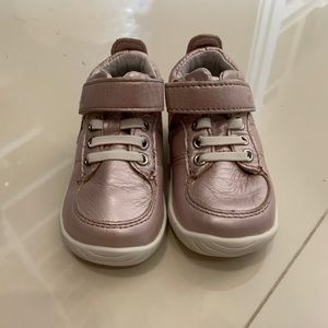 Stride Rite Walking Tennis Shoes